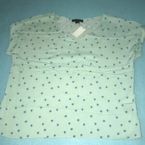 ATTENTION lightweight short sleeves v-neck size L